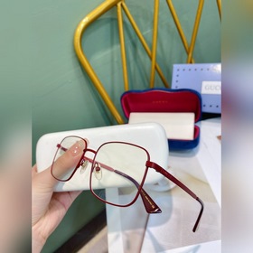 Gucci 眼鏡這次出的顔色完全意想不到！素顔神器！ 這是什麼神仙眼鏡 太好看了