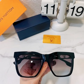 LOUI* VUITTON* Z1735E 尺寸：64-18-145