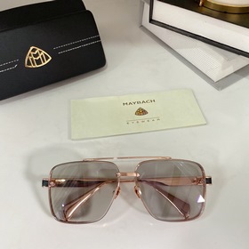 MAYBACH 奔馳品牌裡的高端商務邁巴赫 頂級工藝細節完美，K金電鍍氣場強大