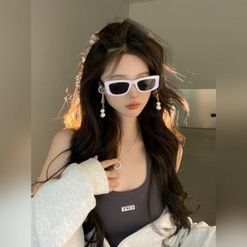 新款PRADA*SPR14Y 搭配今年新款珍珠耳環 牛奶白