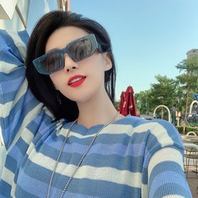 模特圖PRADA SPR11ZS 尺寸：52-18-145PRADA 超強立