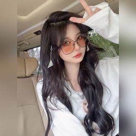 Prada  普拉達墨鏡  高級黑茶滿鑽流蘇吊墜    型號：SPR22