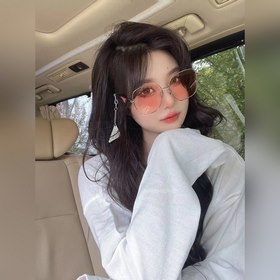 Prada  普拉達墨鏡  少女粉滿鑽流蘇吊墜    型號：SPR22