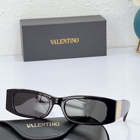 VALENTINO 華倫天奴 2023新款，全新設想，潮酷上市 當代诠釋品牌攜永